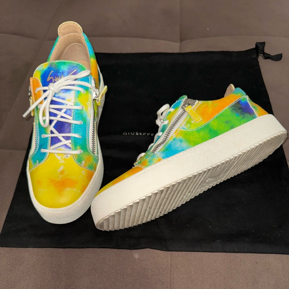Giuseppe Zanotti sneaker ,size 9 ,color yellow ,blue ,green, white, hardly worn - Picture 2 of 4